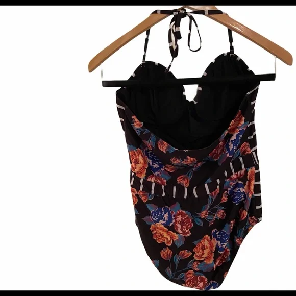 ModCloth Swimsuit  DO NOT PURCHASE ON HOLD FOR @elizabethczarne - Picture 7 of 12